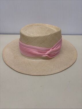 GTH Wide Brim Straw Hat with Pink Band